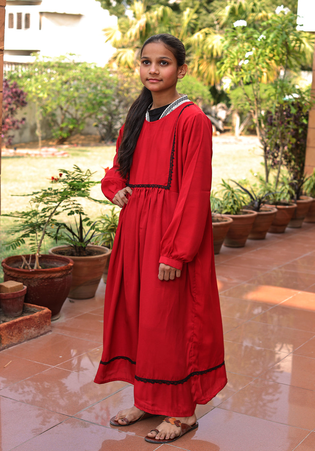 Kids Front Closed Maroon Abaya
